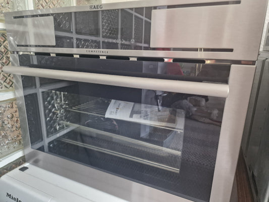 Dampfbackofen AEG. Wie neu, funktioniert gut